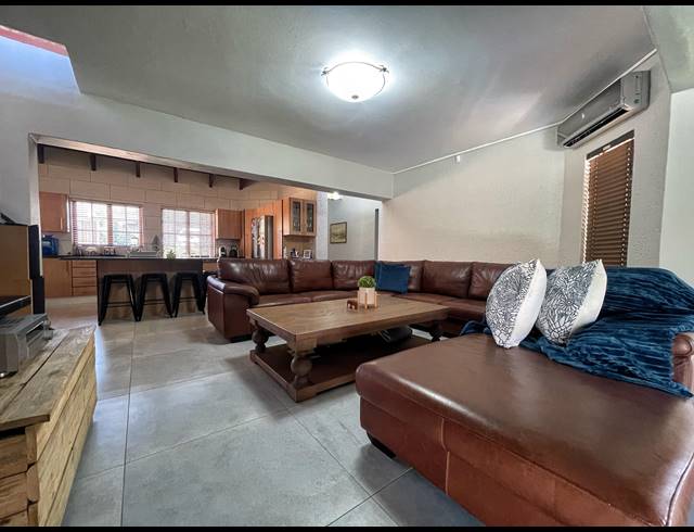 4 BEDROOM HOUSE FOR SALE IN VANDERBIJLPARK SW 5